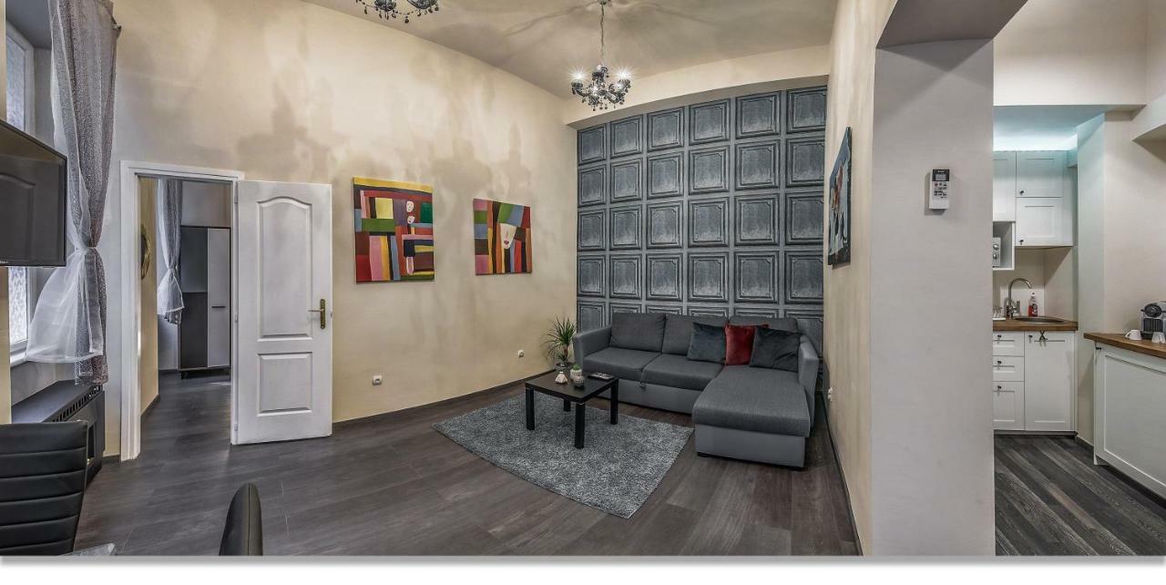 Opera Boutique Apartment *